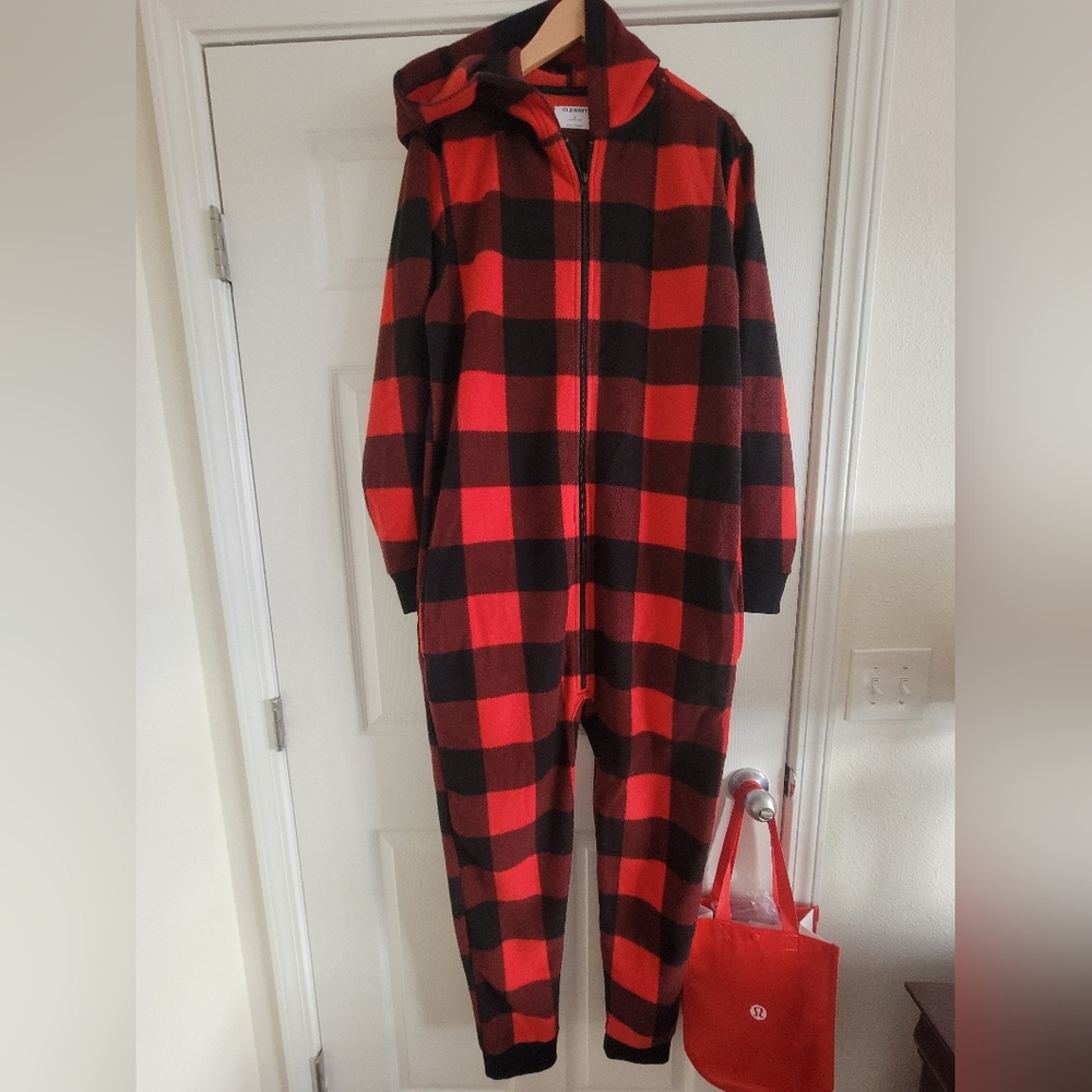 Patterned Micro Performance Fleece Hooded One-Piece Pajamas, size M